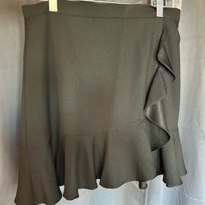 NWOT Banana Republic mini skirt with ruffle side and flouncy hem.
